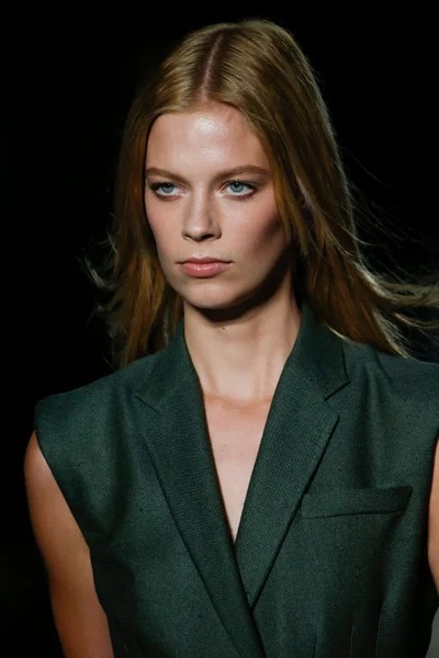 Look 5